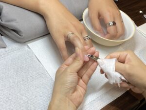 松山市ネイルサロン｜爪のお手入れ・ネイルケア専門店のケアラボT-NAIL